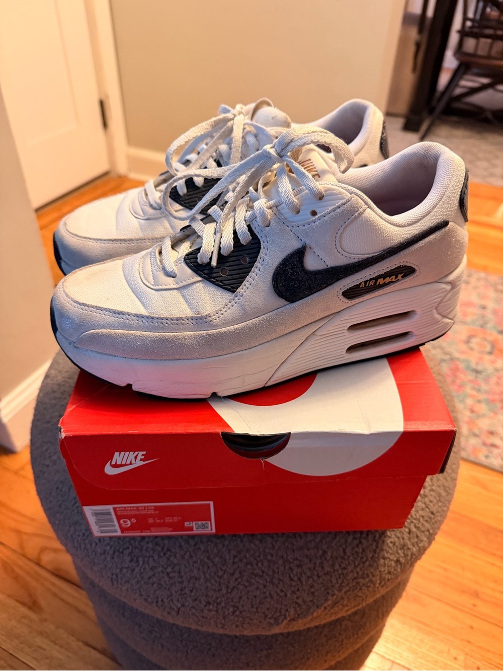 Nike Air Max 90 LV8 Sneakers